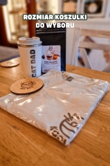 prezent-dla-fana-kotów-koszulka-kubek-kawa-kotiowo.webp